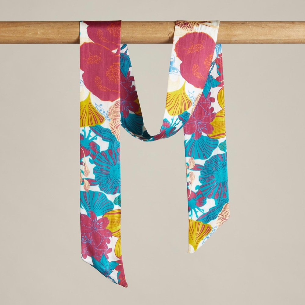 A field of flowers silk neck scarf. New with tags from Sundance.